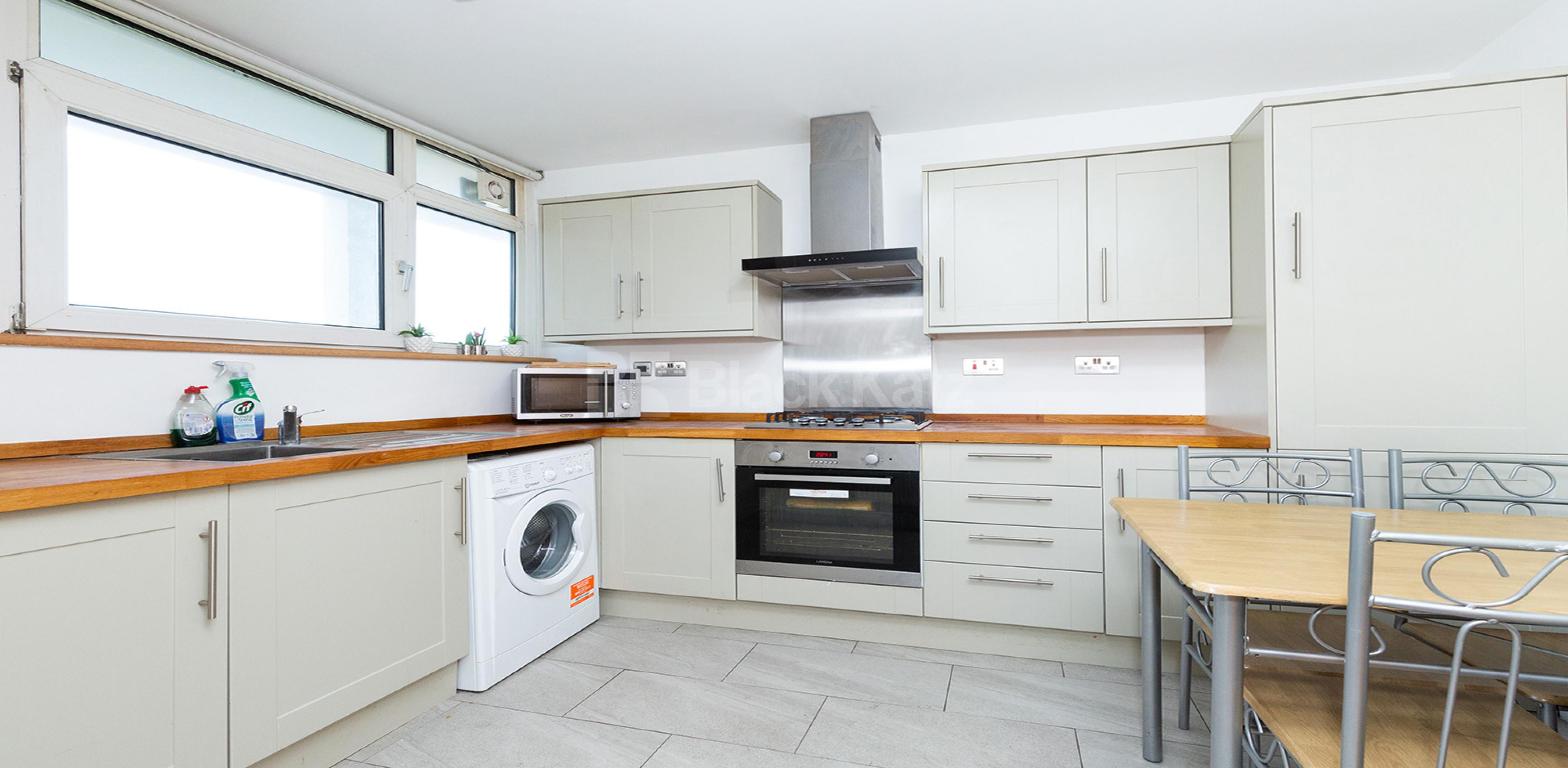 Modern split level 3 / 4 bed within easy access to Camden  Rowstock Gardens, Camden N7